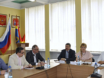 Выборы губернатора: в Калининграде начинает работу общественная горячая линия связи с избирателями