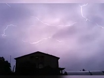 Виражи самолётов и светомузыка на перекрёстках: как регион пережил грозу