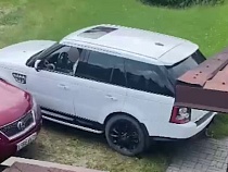 Янтарщик наехал на Range Rover на бывшую жену