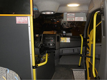 Пассажир маршрутки по вине водителя разбил собой лобовое стекло