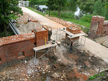 Противоаварийные работы на Аусфальских воротах оценили в 1,5 млн рублей