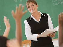  Отблагодарить рублем: калининградским учителям, подготовившим победителей олимпиад, выплатят по 50 тысяч рублей