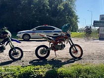 Подростки на питбайках попали в облаву под Калининградом 