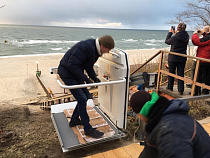 В Янтарном открыли автоматический подъемник для колясок