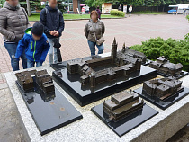 У Кафедрального собора украли часть бронзового макета Кёнигсберга (фото)*