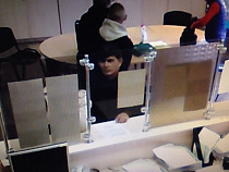 В центре занятости на Советском проспекте ограбили женщину