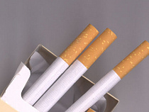 Семейная пара спрятала в крыше своего автомобиля более 2,5 тысяч пачек сигарет