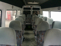 Под Гвардейском пассажиров двух нелегальных маршруток высадили на остановке