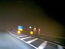 В густом тумане на берлинке столкнулись несколько автомобилей