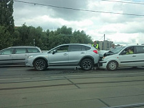 ДТП: эстакадном мосту столкнулись две иномарки