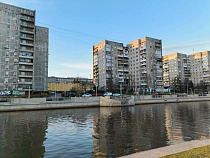 Более 20 коллективов остались без сцены из-за падающего дома в Калининграде