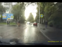 Появилась съёмка калининградского “велосипедиста-камикадзе” (видео)