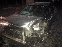 Под Краснознаменском погрузчик смял «Пежо»