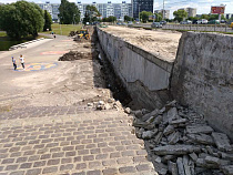 В Калининграде делают новую подпорную стену между Нижним прудом и Домом Советов