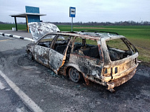 На дороге Калининград - Черняховск - Нестеров сожгли Фольксваген (фото)