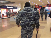 На Центральном рынке Калининграда полицейские проверили документы у нескольких сотен мигрантов