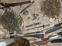 Под Светлым уголовник обложился боевым оружием Германии