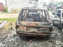 В Калининграде огонь уничтожил 3 автомобиля 