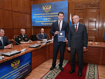 Путин наградил Алиханова благодарственным письмом