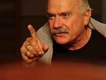 В Калининграде Жан-Жака Анно заменят Никитой Михалковым