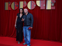 Гоша Куценко кинул в калининградцев кепкой