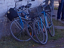 Асоциальный тип угнал у дамы электровелосипед