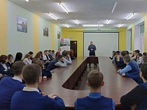 Общественник Дмитрий Заболотный предупредил школьников в Советске