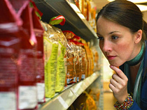 Ритейлеры в России анонсировали рост цен на продукты питания на 30%