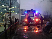 Из-за пожара в Калининграде эвакуировали библиотеку (видео)