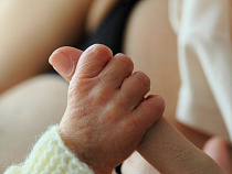 Младенца, пострадавшего в ДТП на улице Огарева, родители перевозили на руках