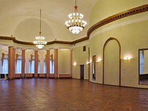 В драмтеатре откроется выставка художественных полотен Виталия Михайляка