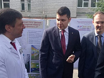 Алиханов пообещал, что парковка у Детской областной больницы будет бесплатной