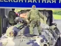 В Калининграде на мойке самообслуживания помыли БТР (видео)