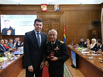 Алиханов вручил награды, присужденные по решению Путина (фото)