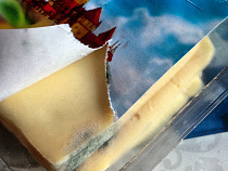 В ТЦ METRO калининградец купил сыр с плесенью