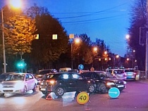 Аварию на ул. Невского в воскресенье устроила 26-летняя на «Киа» 