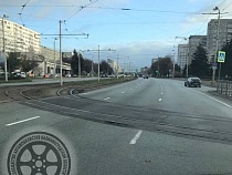 На Московском проспекте проваливается асфальт у трамвайных рельс