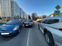 В Калининграде паркетник повернул прямо на 81-летнюю пенсионерку