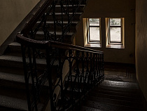 Суд дал жильцам многоквартирного дома в Гусеве 5 дней на демонтаж незаконной перегородки 