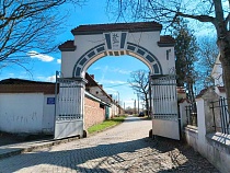 Под Нестеровом 60-летний бил в грудь женщину-полицейскую