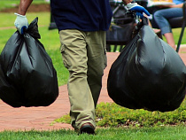 У лицея №5 в Советске обнаружили свалку (видео)