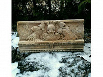 На Авито продают лепнину с Королевского замка