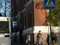 В Калининграде после падения в автобусе госпитализировали пенсионерку