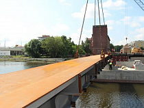 На Высоком мосту завершается монтаж ортотропной плиты