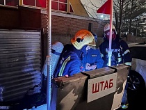 В мощном пожаре в Калининграде сгорели 4 автомобиля 