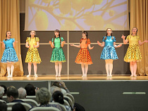 В Калининграде состоялся концерт в честь многодетных мам и учителей калининградских школ