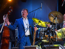 «Джаз в филармонии» в Калининграде: услышим Игоря Бутмана, Мэнди Гейнс и «Confusion Project»