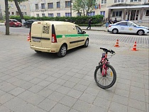 В Черняховске у Центробанка инкассатор сбил 8-летнюю велосипедистку