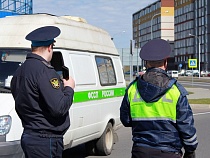 В Калининграде арестовали 10 автомобилей и отдали их владельцам