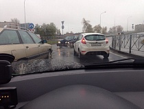 В Калининграде остановилось движение на улице Гайдара